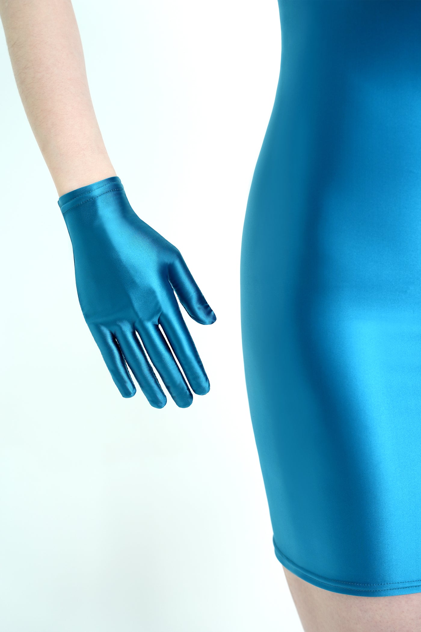 Elegant Spandex Full Gloves – Glossy, Stretchy, and Comfortable